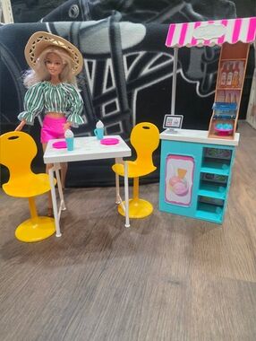 Barbie Ice Cream Cafe Playset